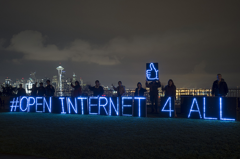 Фантомная демократия в век Интернета