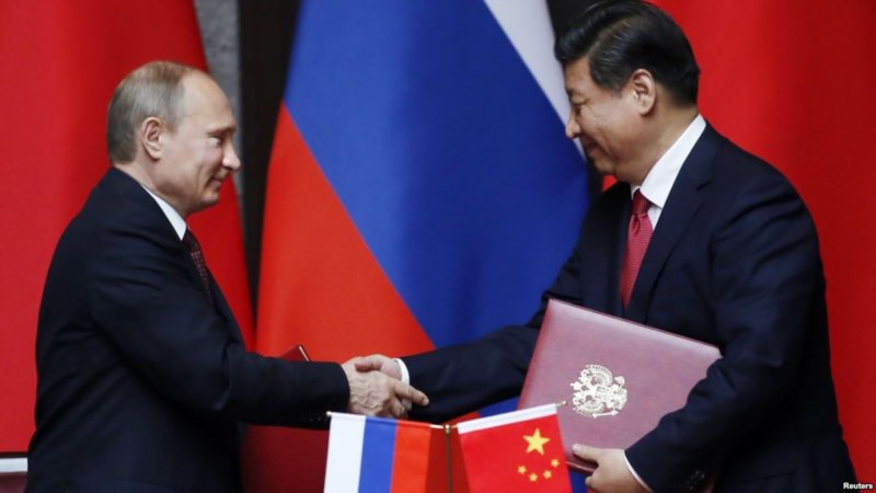 Владимир Путин и Си Дзиньпин в Шанхае на переговорах