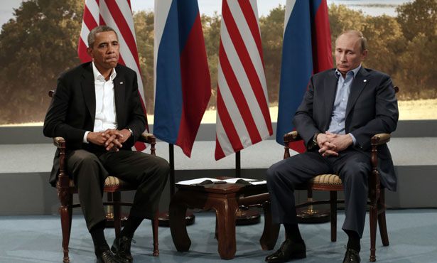 Барак Обама на встрече с Владимиром Путиным в июне 2013 на саммите Восьмёрки в Северной Ирландии
