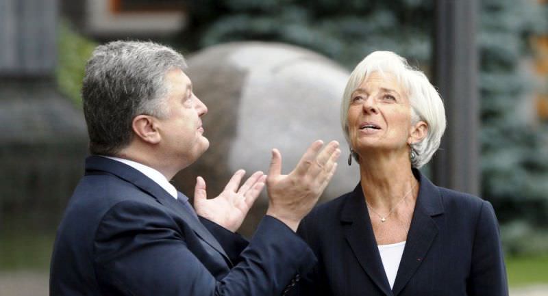 МВФ прощает украинский долг России